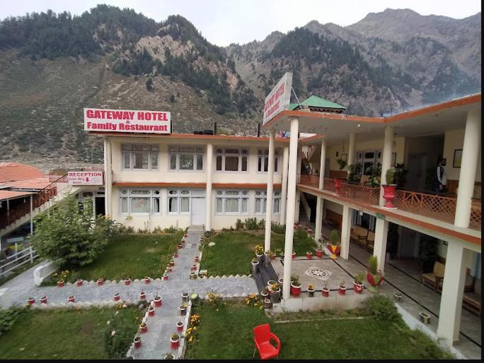 Gateway Hotel Наран Экстерьер фото